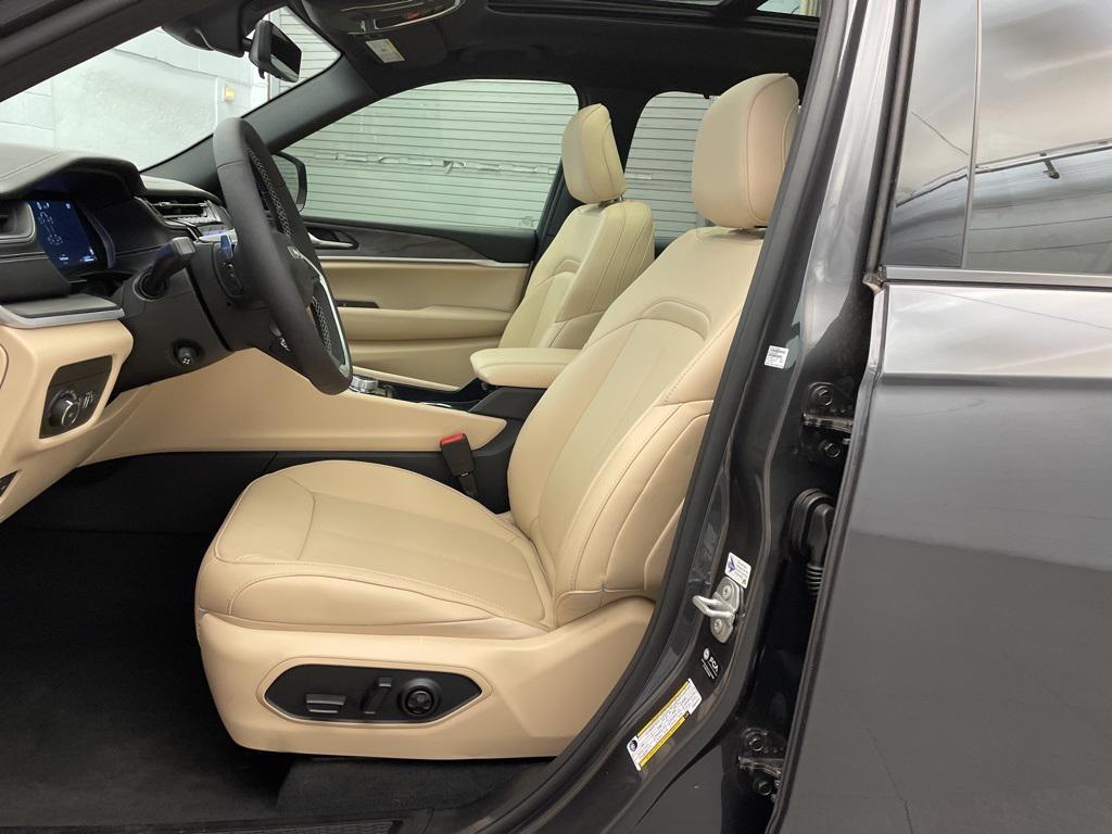 new 2025 Jeep Grand Cherokee L car, priced at $50,779