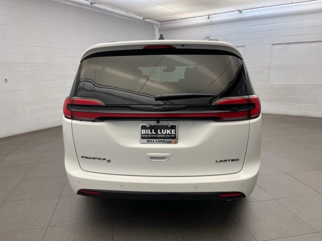 new 2026 Chrysler Pacifica car, priced at $45,477