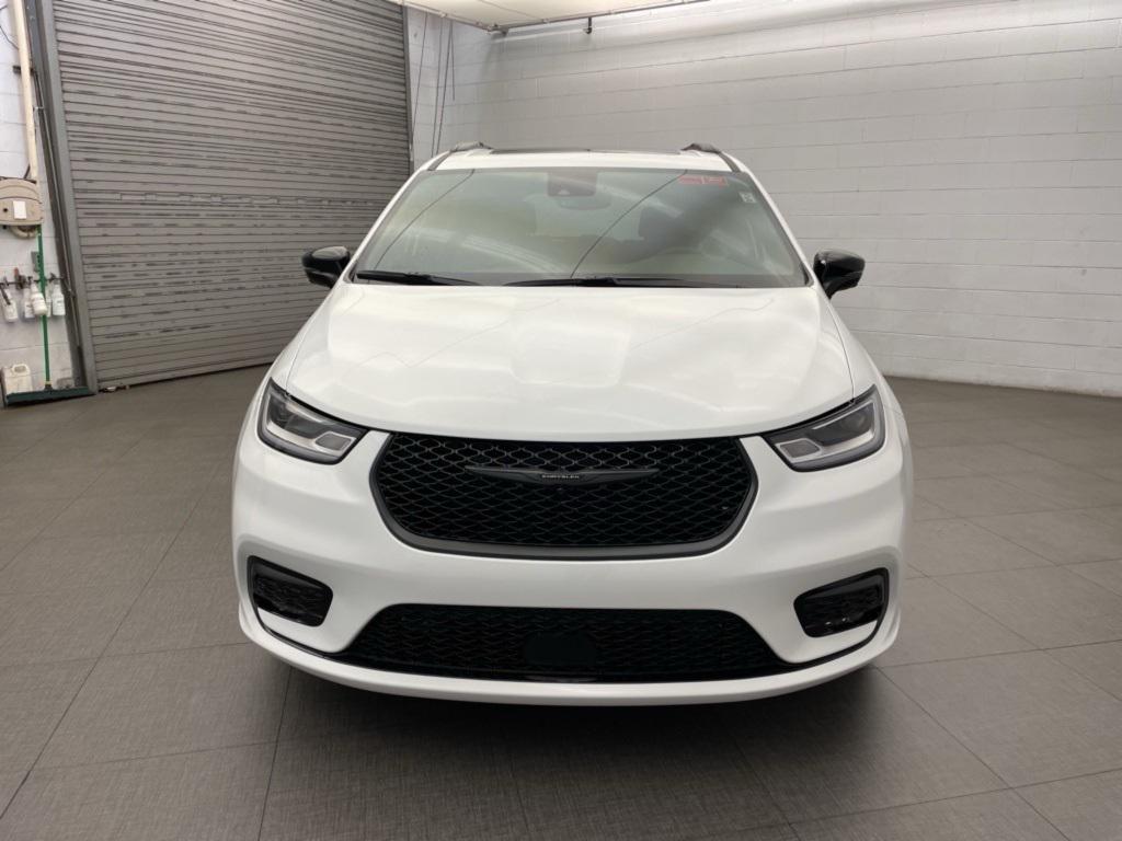 new 2026 Chrysler Pacifica car, priced at $45,477