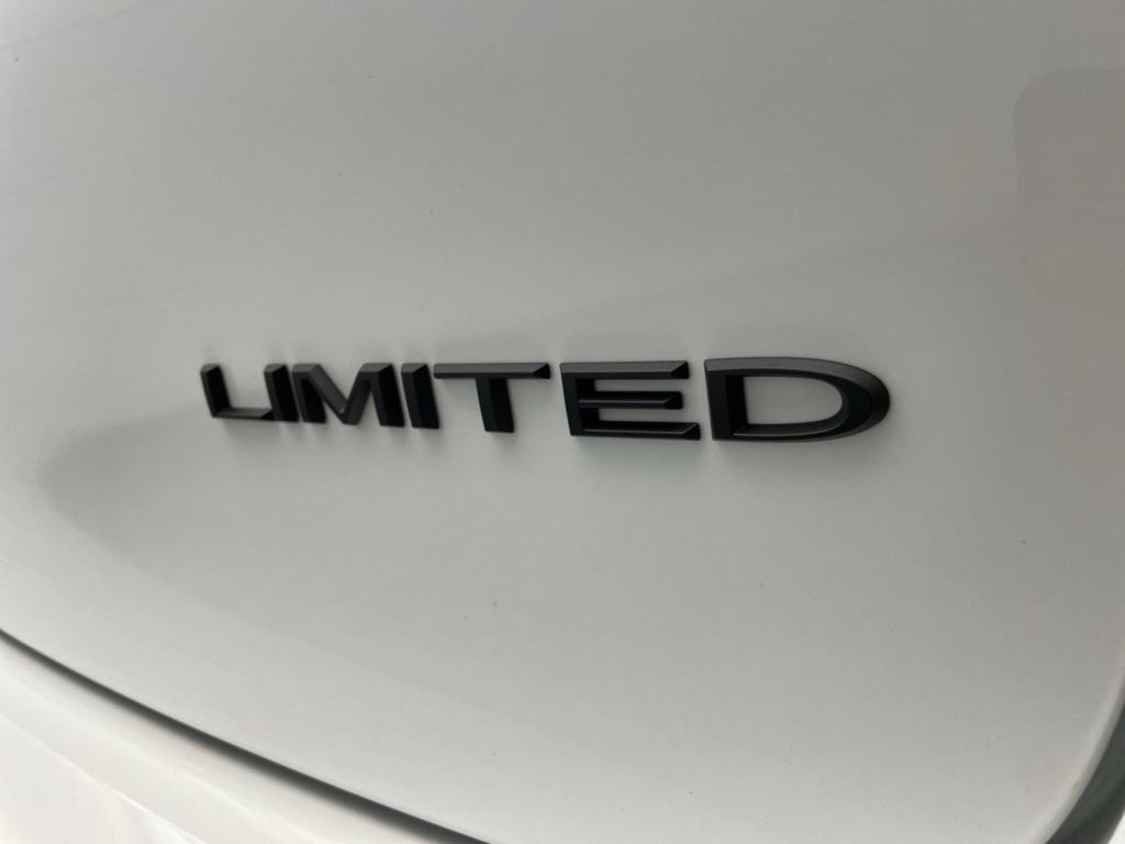 new 2026 Chrysler Pacifica car, priced at $45,477