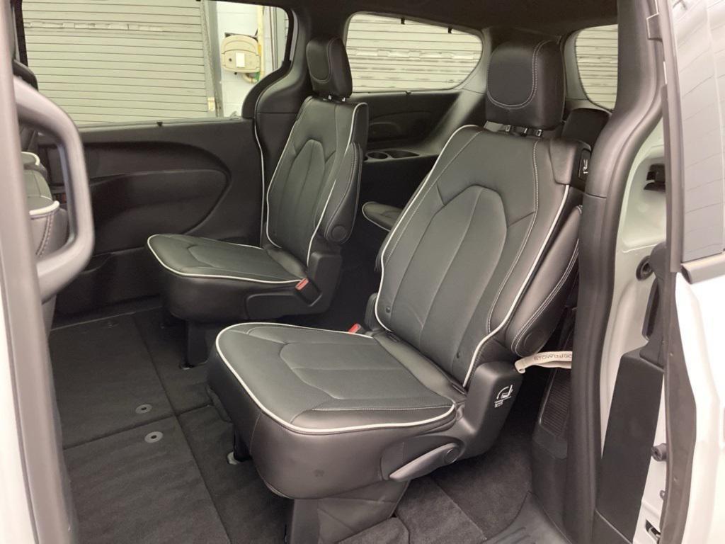 new 2026 Chrysler Pacifica car, priced at $45,477