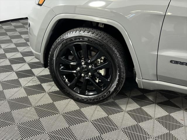 used 2022 Jeep Grand Cherokee car, priced at $28,975