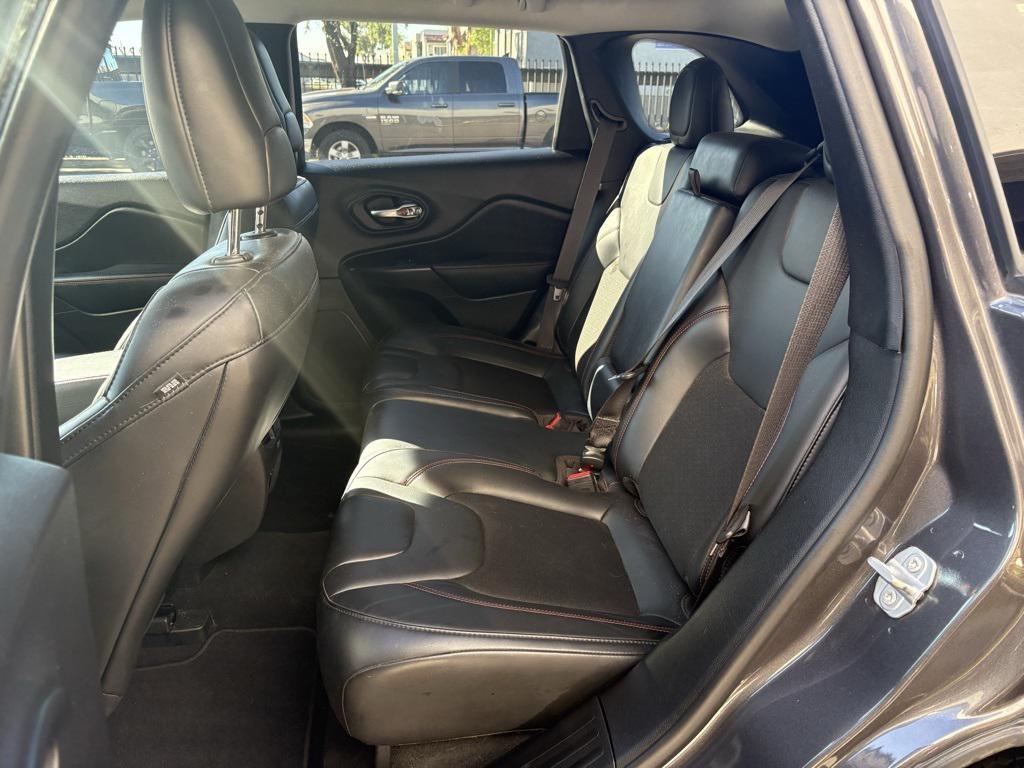 used 2020 Jeep Cherokee car, priced at $18,675