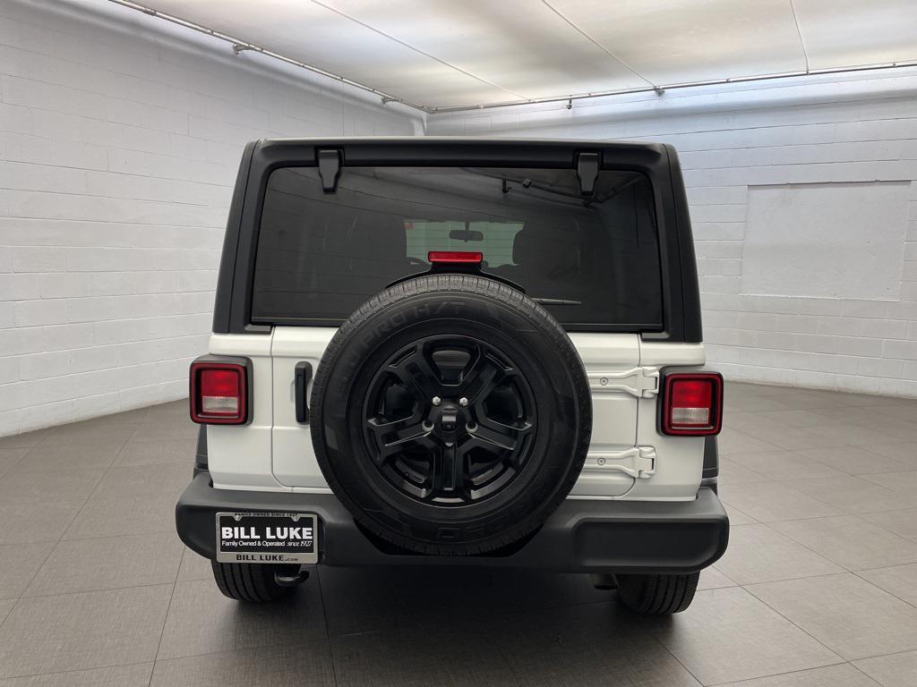 used 2021 Jeep Wrangler Unlimited car, priced at $25,573