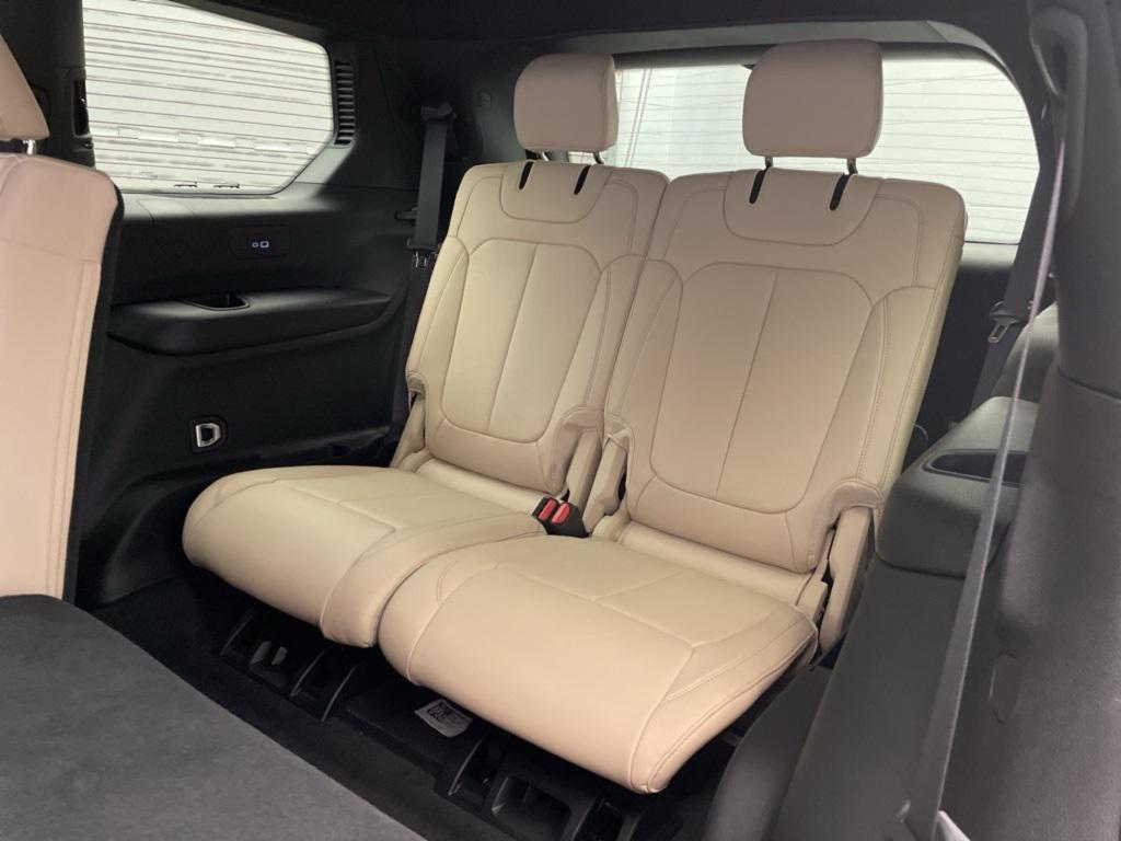 new 2025 Jeep Grand Cherokee L car, priced at $39,843