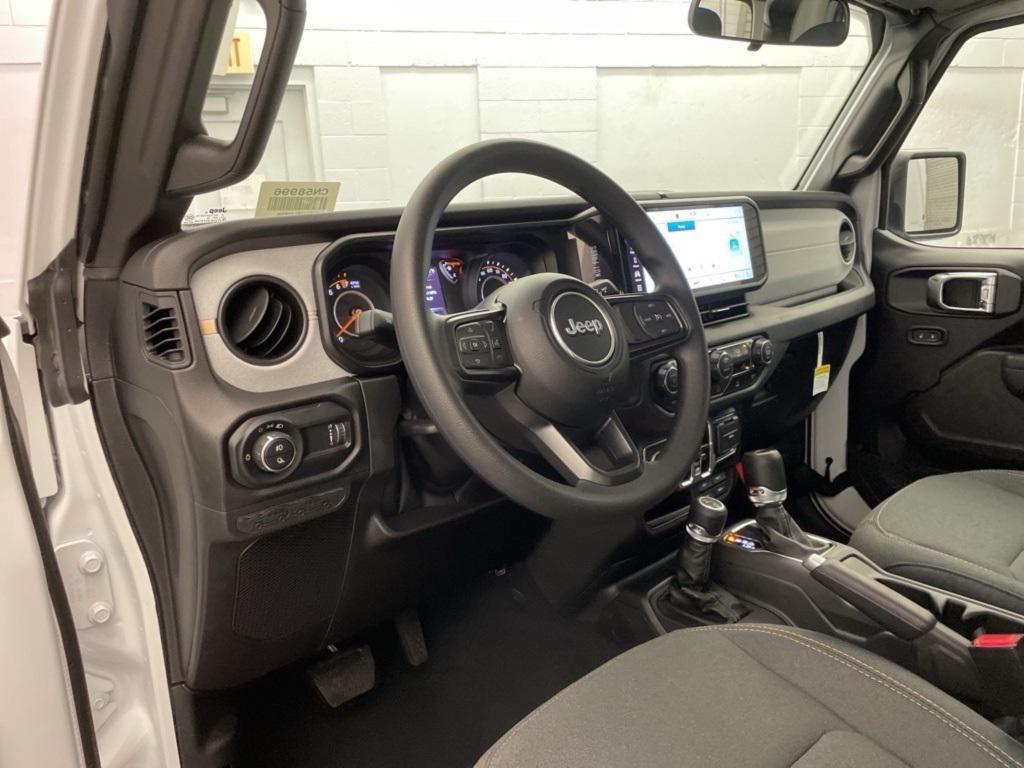 new 2025 Jeep Gladiator car, priced at $32,809
