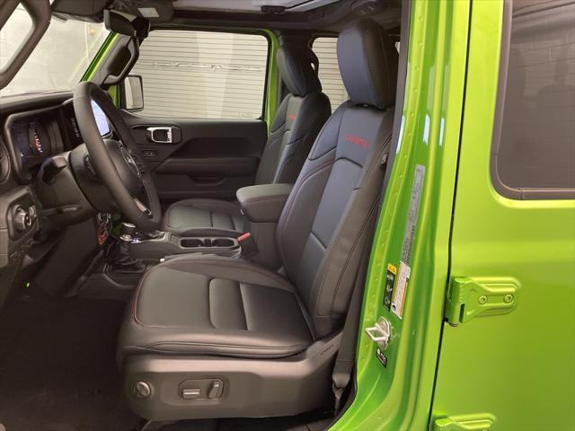 new 2025 Jeep Gladiator car, priced at $52,677