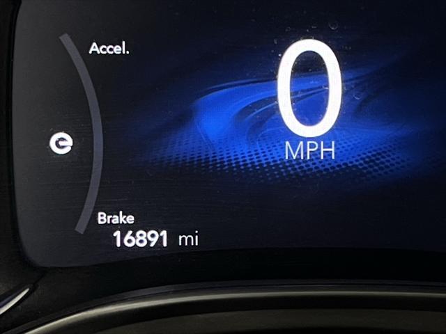 used 2024 Chrysler Pacifica car, priced at $41,573