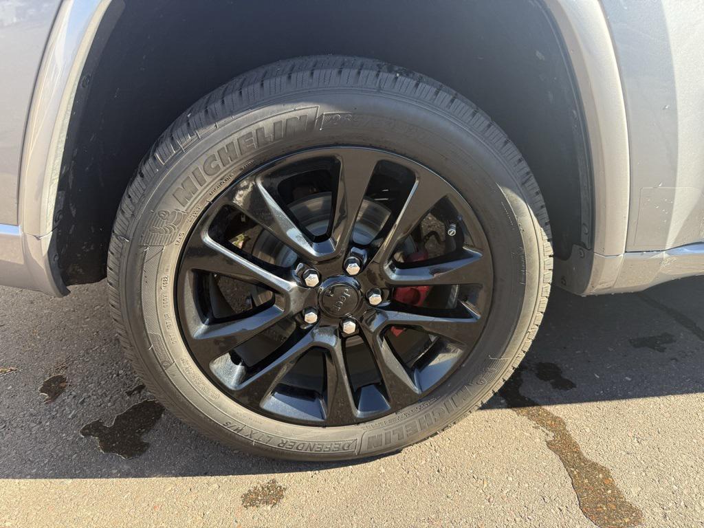 used 2018 Jeep Grand Cherokee car, priced at $16,973