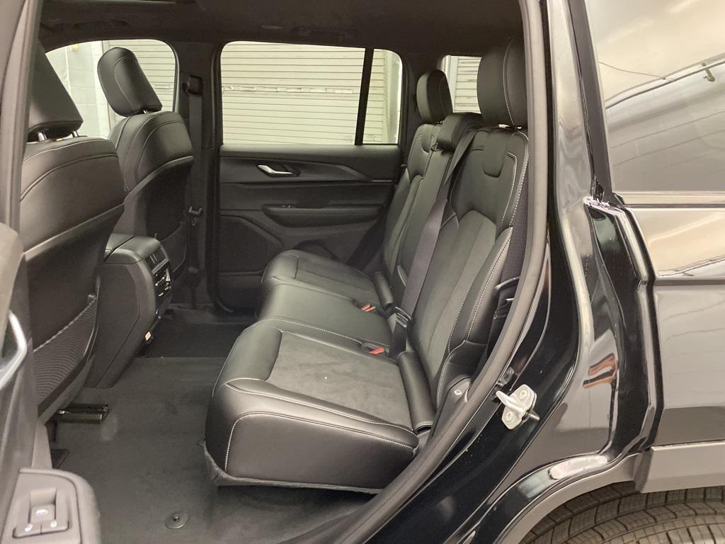 new 2025 Jeep Grand Cherokee car, priced at $36,722
