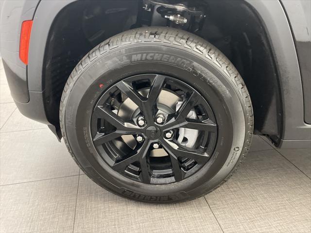 new 2025 Jeep Grand Cherokee car, priced at $38,070