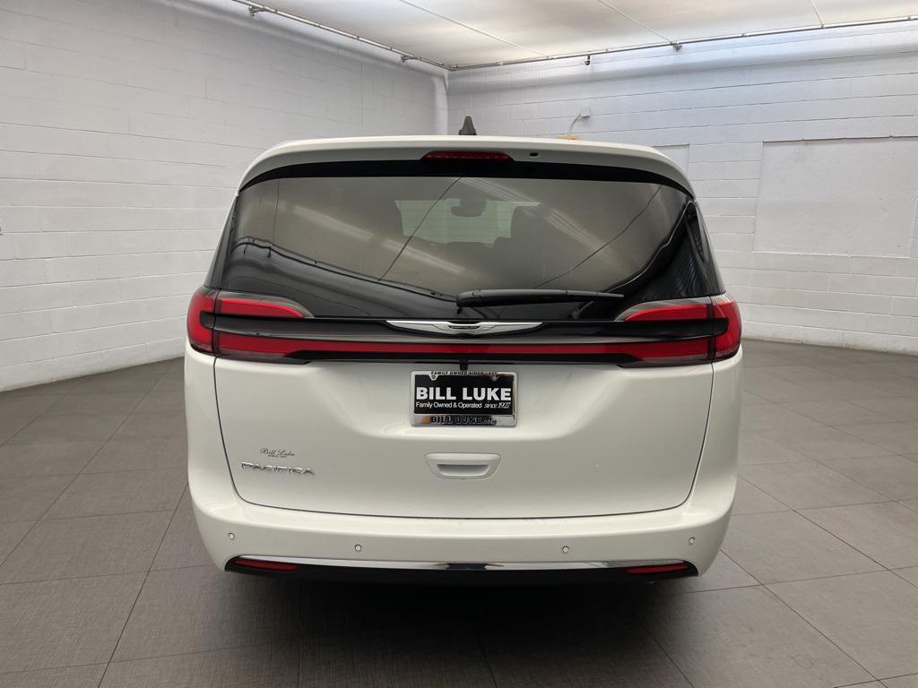 new 2026 Chrysler Pacifica car, priced at $39,149