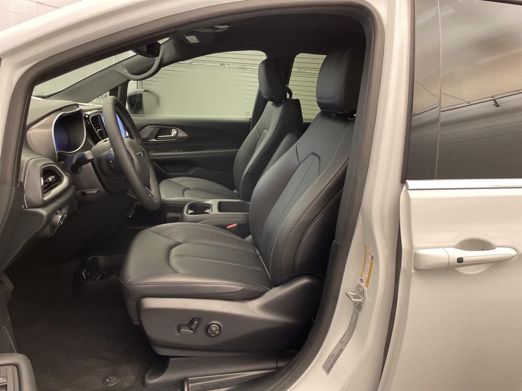 new 2026 Chrysler Pacifica car, priced at $39,149