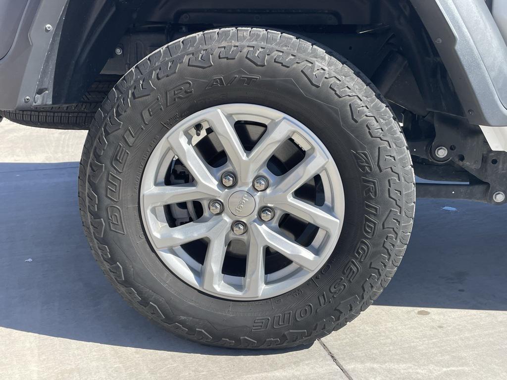 used 2023 Jeep Gladiator car, priced at $30,573