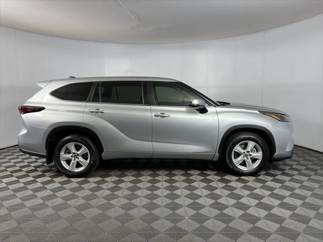 used 2024 Toyota Highlander car, priced at $35,573