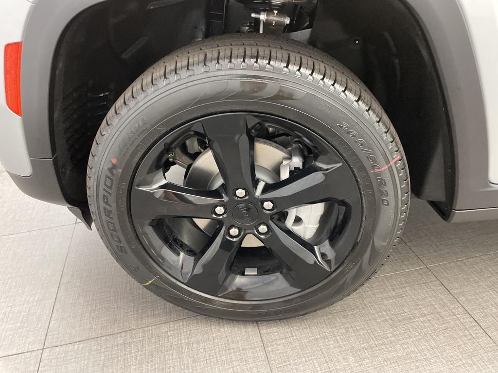 new 2025 Jeep Grand Cherokee car, priced at $40,489