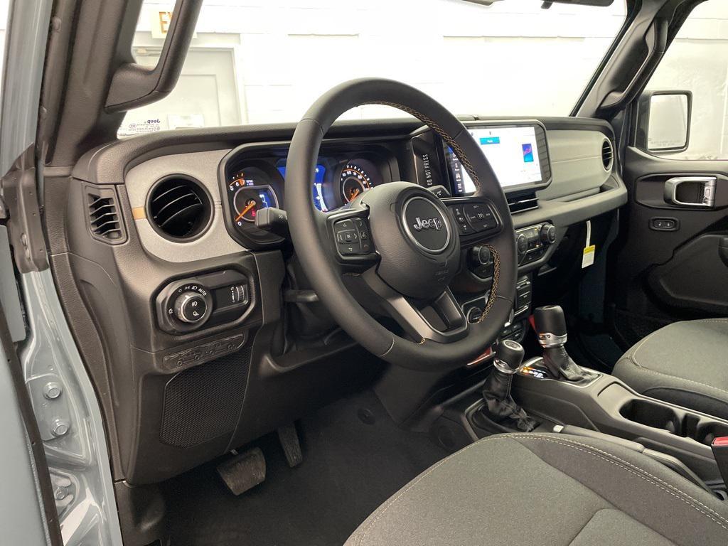 new 2025 Jeep Gladiator car, priced at $43,427