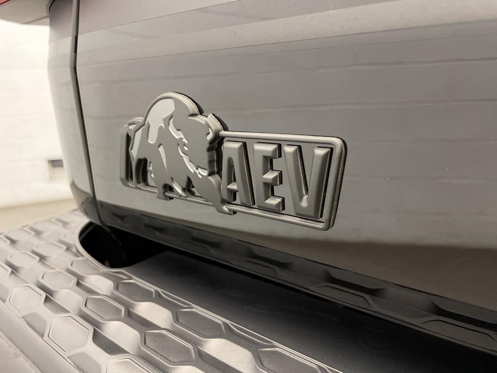 new 2025 Jeep Gladiator car, priced at $79,489