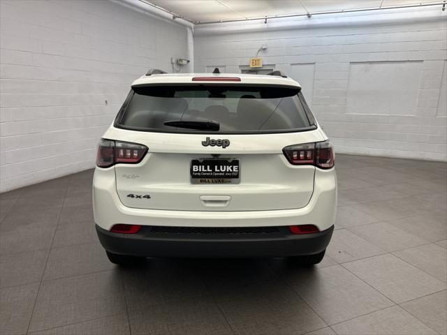 new 2025 Jeep Compass car, priced at $33,452