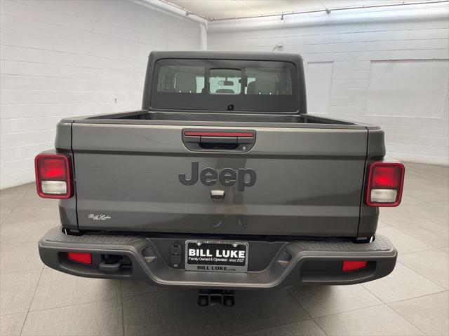 new 2025 Jeep Gladiator car, priced at $39,988