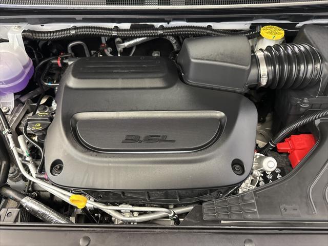 new 2025 Chrysler Pacifica car, priced at $41,004