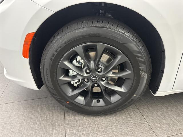 new 2025 Chrysler Pacifica car, priced at $41,004