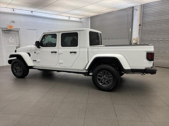 new 2025 Jeep Gladiator car, priced at $41,566