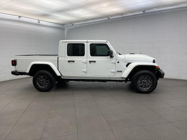 new 2025 Jeep Gladiator car, priced at $41,566
