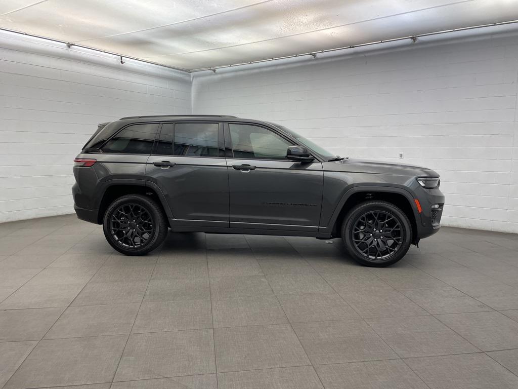 new 2025 Jeep Grand Cherokee car, priced at $65,077