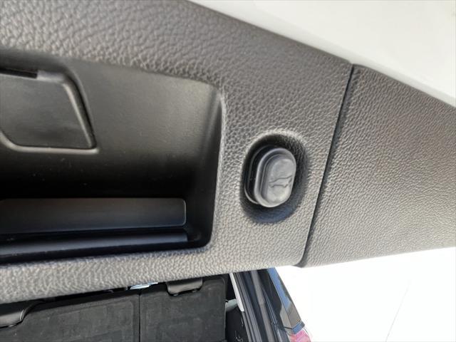 used 2018 GMC Yukon car, priced at $32,573
