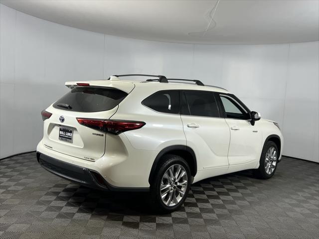 used 2020 Toyota Highlander Hybrid car, priced at $24,973