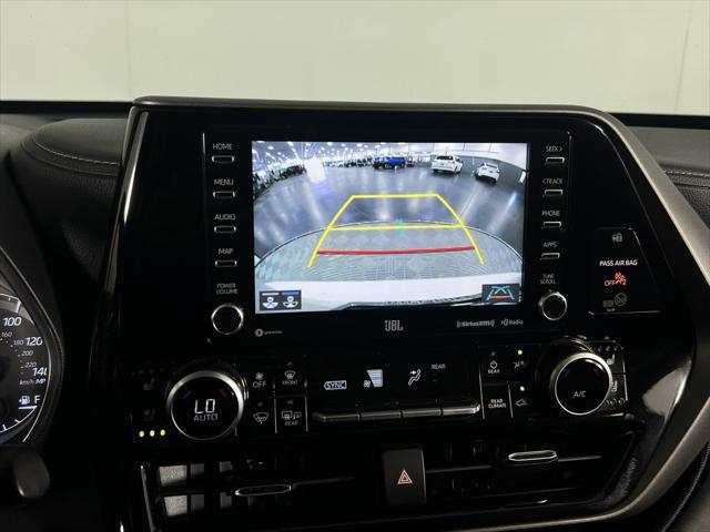 used 2020 Toyota Highlander Hybrid car, priced at $24,973