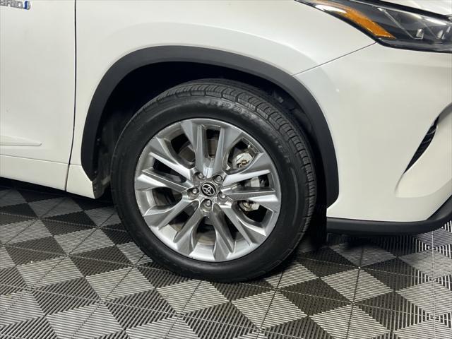used 2020 Toyota Highlander Hybrid car, priced at $24,973