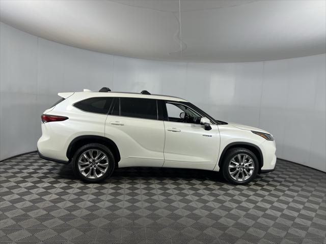 used 2020 Toyota Highlander Hybrid car, priced at $24,973
