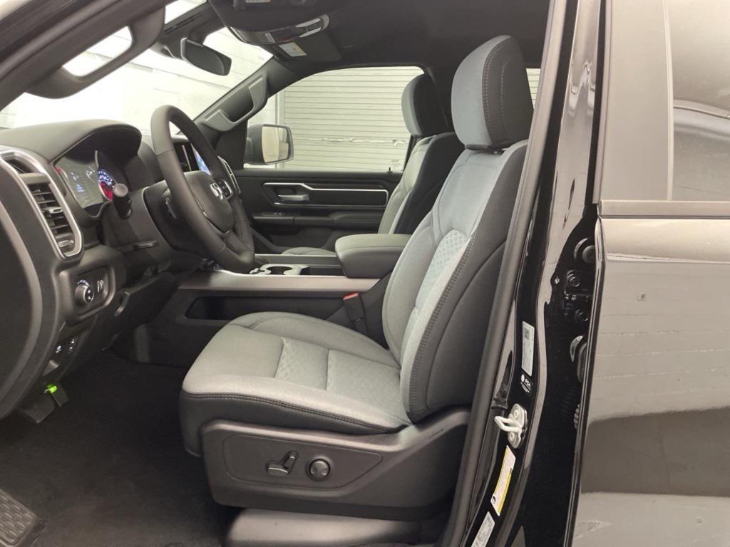 new 2025 Ram 1500 car, priced at $40,462
