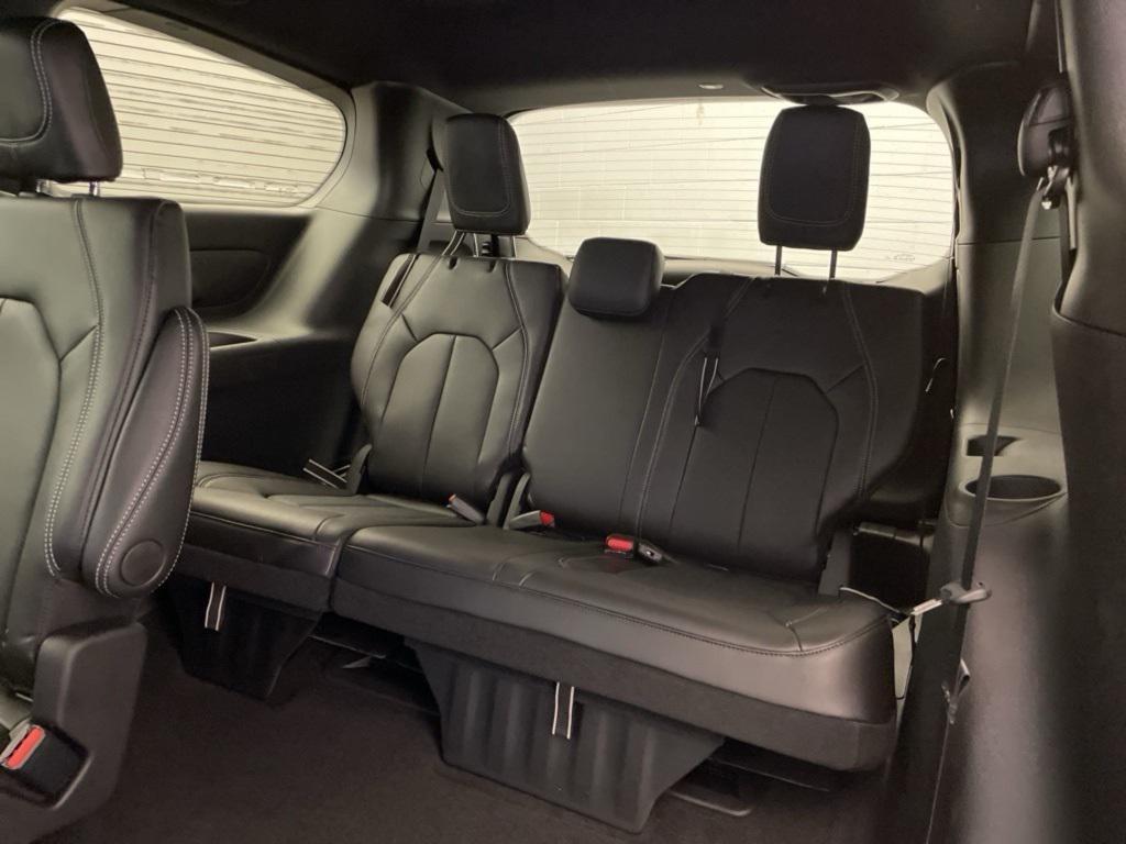 new 2025 Chrysler Pacifica car, priced at $36,579