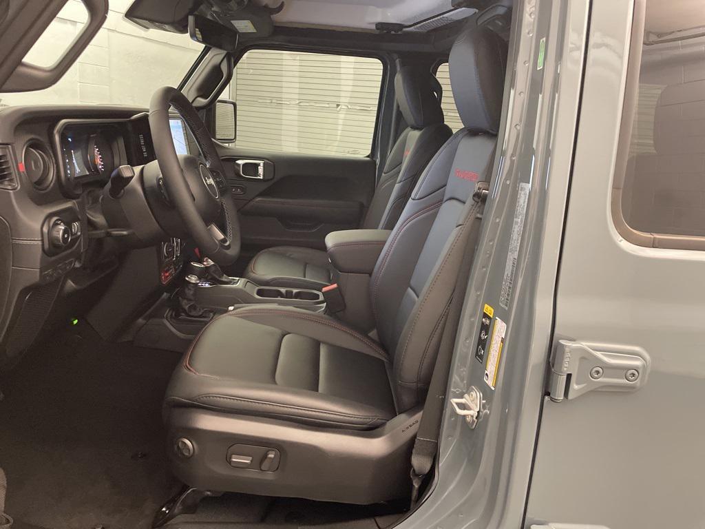 new 2025 Jeep Wrangler car, priced at $55,009