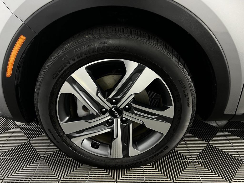 used 2024 Kia Sorento Hybrid car, priced at $30,575