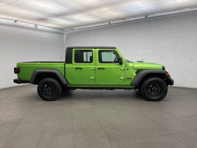 new 2025 Jeep Gladiator car, priced at $37,075