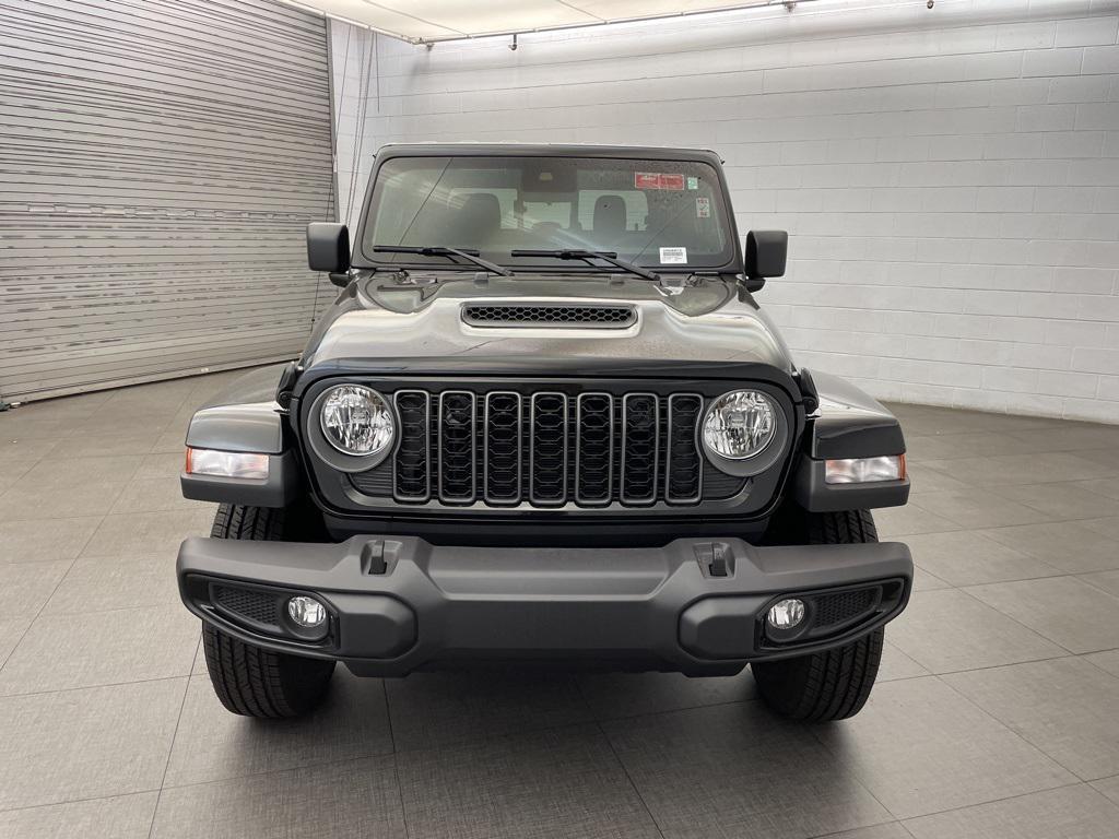 new 2025 Jeep Gladiator car, priced at $40,534