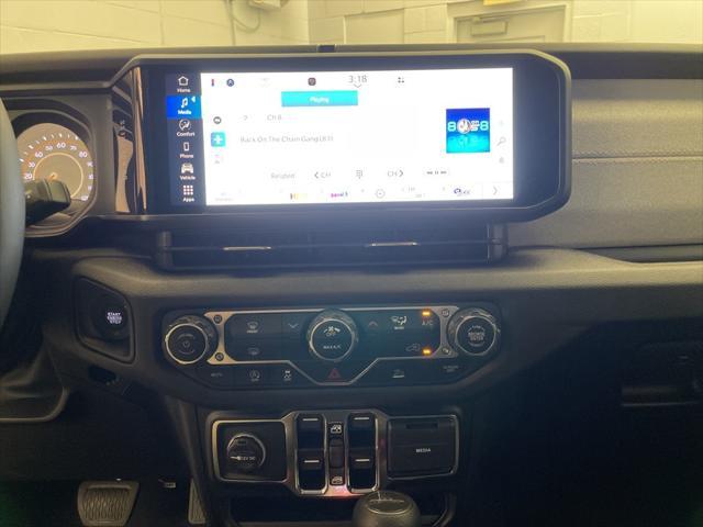 new 2025 Jeep Gladiator car, priced at $42,084