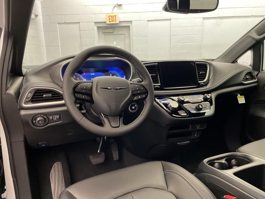new 2026 Chrysler Pacifica car, priced at $43,956