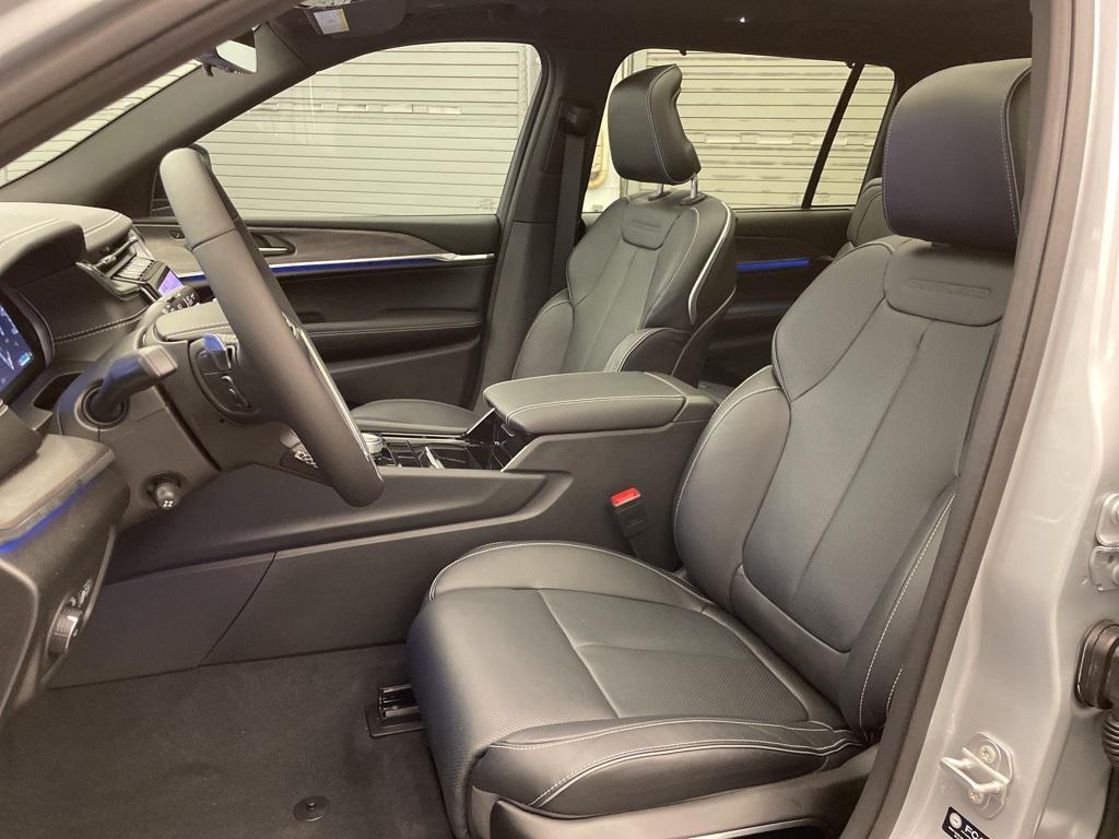 new 2025 Jeep Grand Cherokee L car, priced at $52,189