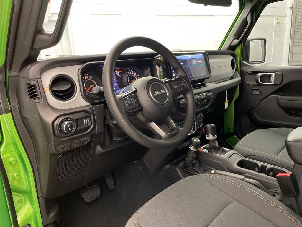 new 2025 Jeep Gladiator car, priced at $35,127