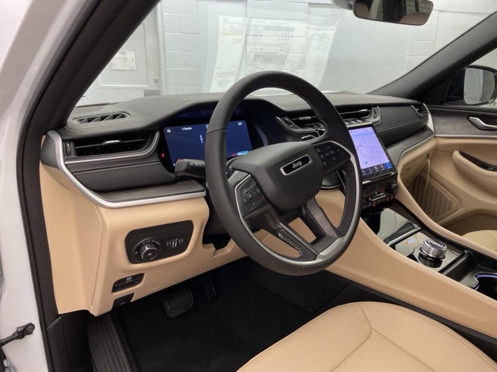 new 2025 Jeep Grand Cherokee car, priced at $41,553