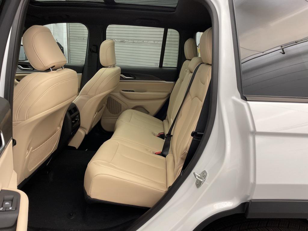 new 2025 Jeep Grand Cherokee car, priced at $41,553
