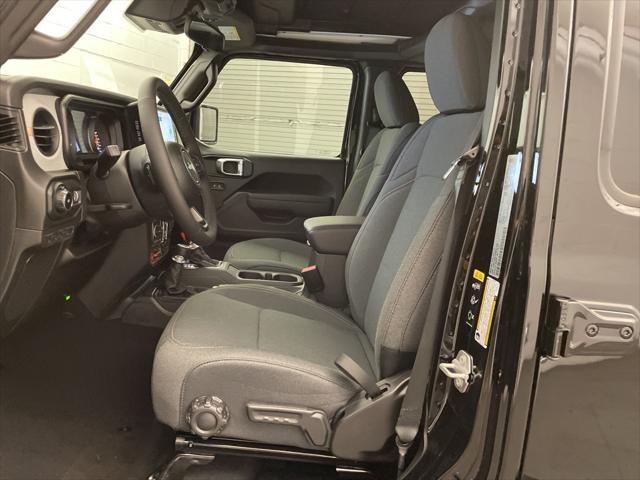 new 2025 Jeep Wrangler car, priced at $48,417