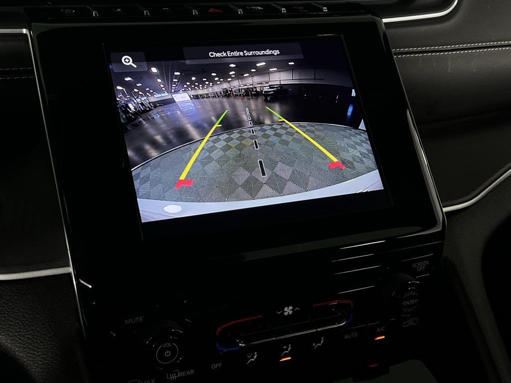 used 2024 Jeep Grand Cherokee car, priced at $28,973