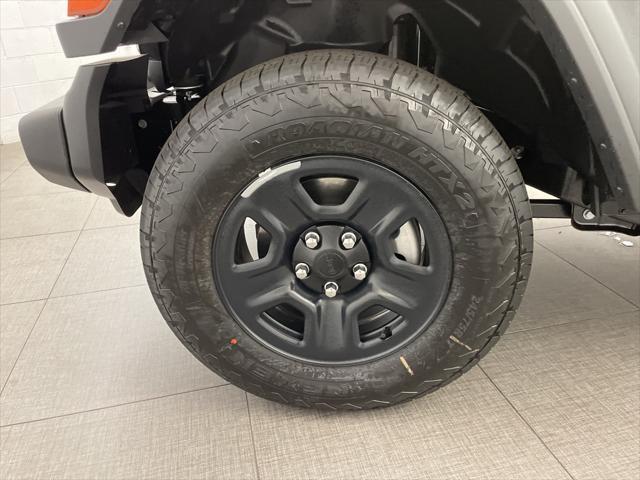 new 2025 Jeep Wrangler car, priced at $37,014