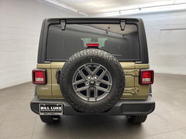 new 2025 Jeep Wrangler car, priced at $42,105